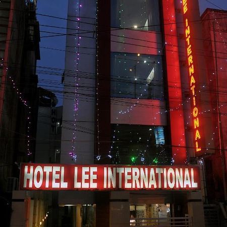 כלכותה Hotel Lee International מראה חיצוני תמונה