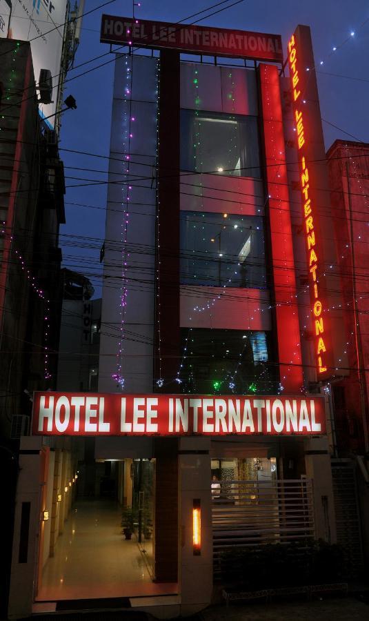 כלכותה Hotel Lee International מראה חיצוני תמונה