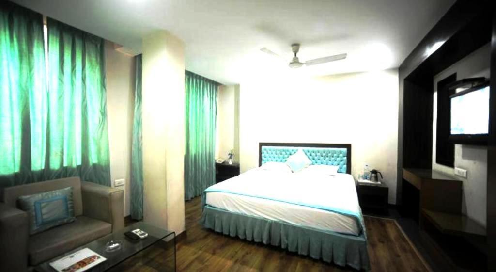 כלכותה Hotel Lee International מראה חיצוני תמונה