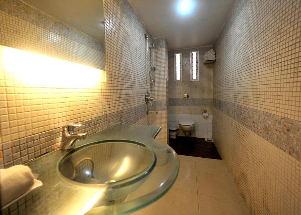 כלכותה Hotel Lee International מראה חיצוני תמונה