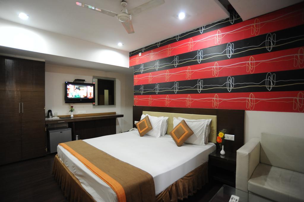 כלכותה Hotel Lee International מראה חיצוני תמונה