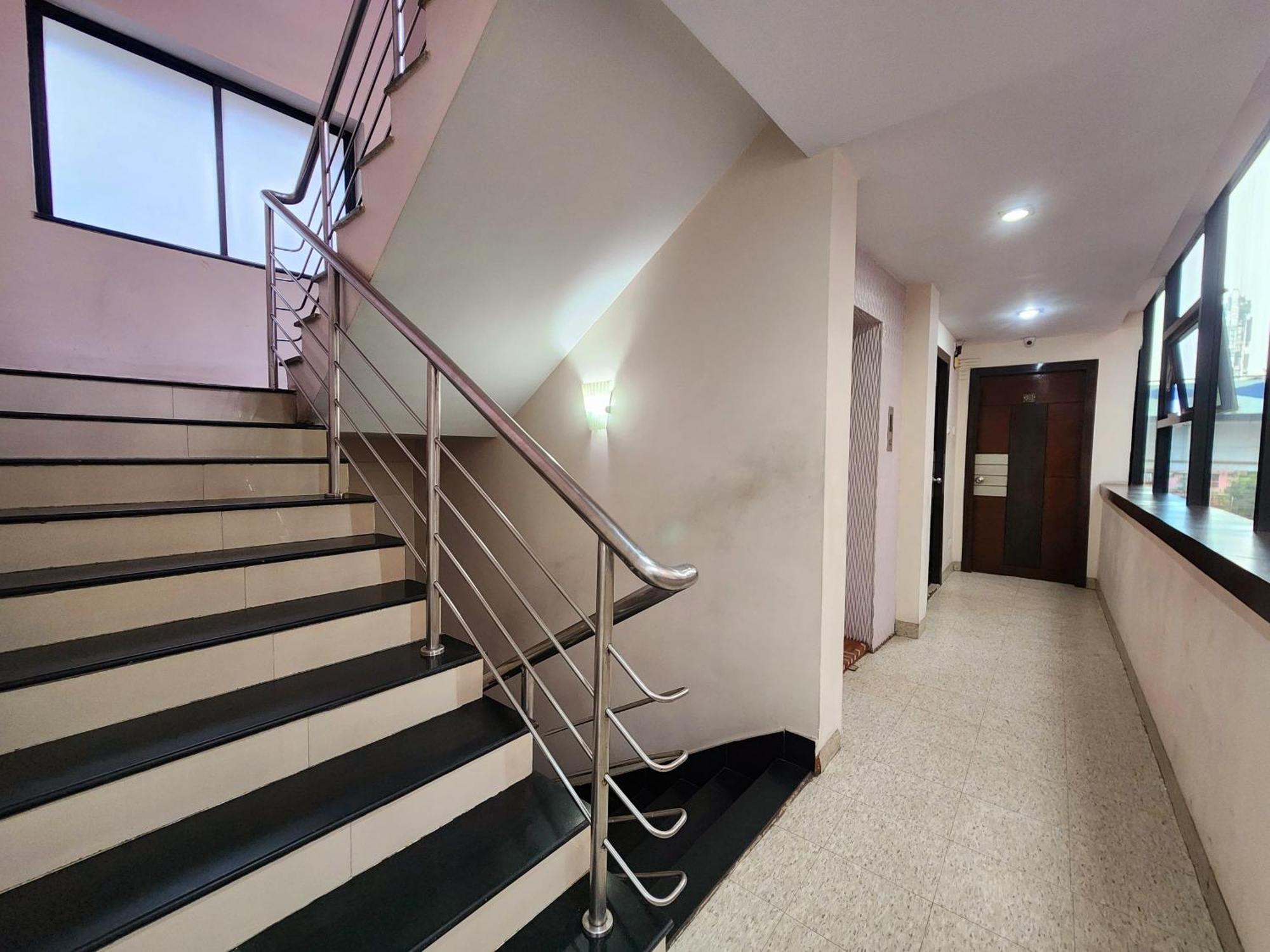 כלכותה Hotel Lee International מראה חיצוני תמונה