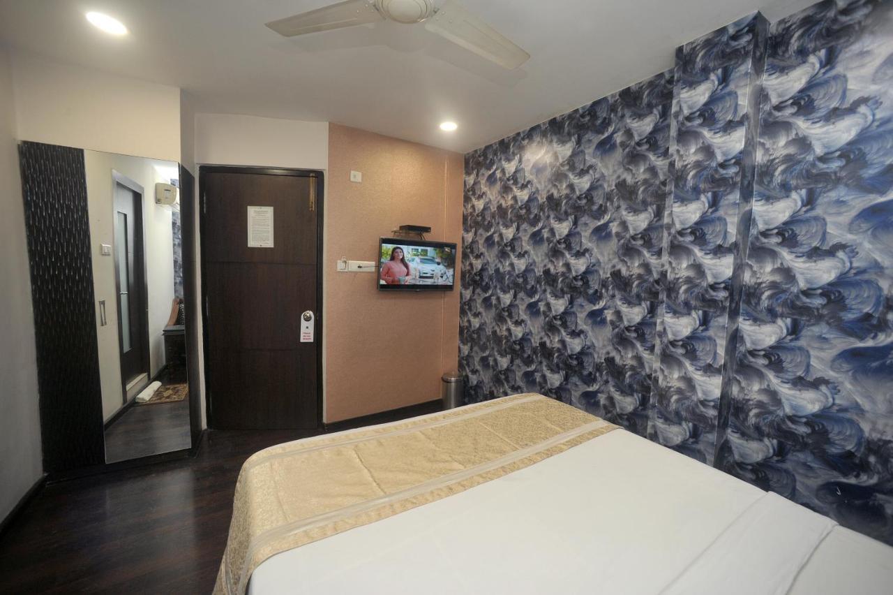 כלכותה Hotel Lee International מראה חיצוני תמונה