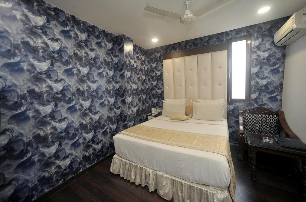 כלכותה Hotel Lee International מראה חיצוני תמונה